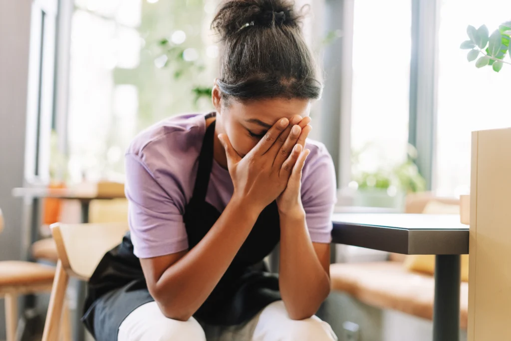 A woman experiencing anxiety due to Side Effects of Missing a Dose of Clonazepam